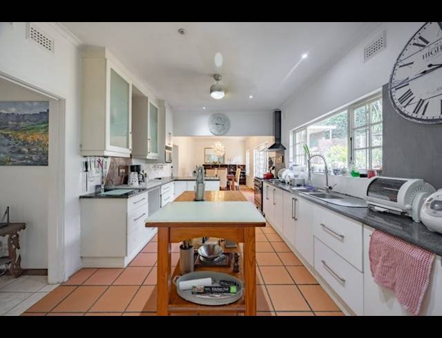 4 BEDROOM HOUSE FOR SALE IN COWIES HILL